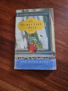 Secret Life of Bees : A Novel by Sue Monk Kidd (Paperback, 2002) Pre-owned - Picture 1 of 7