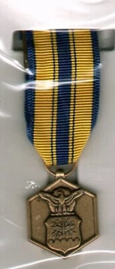USAF COMMENDATION MEDAL MINIATURE IN GI BOX DATED  1969 - Picture 1 of 1
