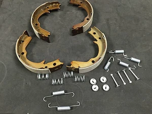 FOR SUBARU IMPREZA WRX LEGACY FORESTER REAR HANDBRAKE SHOES & FITTING KIT - Picture 1 of 1