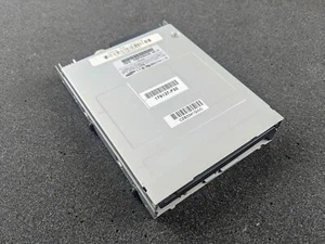 HP 237180-001 176137-F30 D300 Tower Floppy Disk Drive SFD-321B - Afbeelding 1 van 1