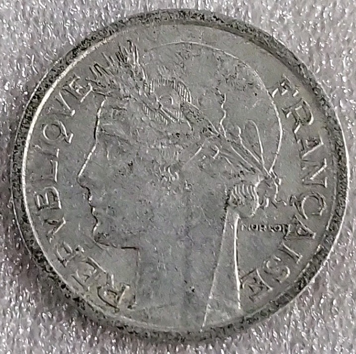 【フランス領レユニオン】１９４８年２フラン アルミ貨 フランス領レユニオン】1948年2フラン アルミ貨コイン 外国