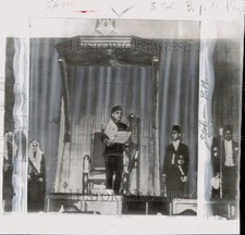 1953 Press Photo Jordan's King Hussein I reads oath during ceremonies in Amman