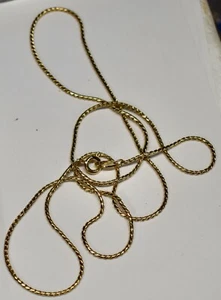 VINTAGE TRIFARI GOLDFARBENE METALL DÜNNE SEIL KETTE HALSKETTE 23 Zoll - Bild 1 von 1