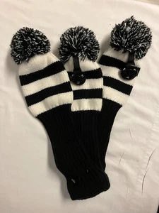 Schwarz & weiß gestreifte Strick Golfschläger Abdeckungen - zwei mit verstellbaren Zahlen Neu ohne Etikett! - Bild 1 von 1