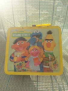 Vintage 1979 Sesame Street Lunch Box - Picture 1 of 3