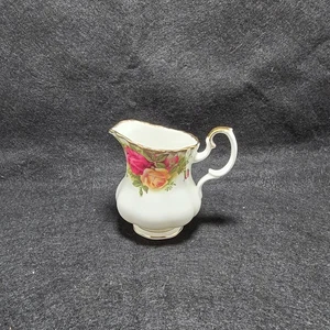 Royal Albert England Bone China Old Country Roses 3 1/2" Milchkännchen EUC - Bild 1 von 11