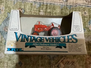 1/43 Allis Chalmers Model C Narrow Front Tractor Vintage Vehicles ERTL ZFN2529 - Picture 1 of 3