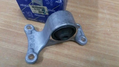 Soporte de brazo de suspensión trasera para Peugeot 406 515263 OEM Foto 1 de 2