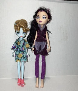 Ever After High Puppen Rabenkönigin & Federwald Pixie - Bild 1 von 8