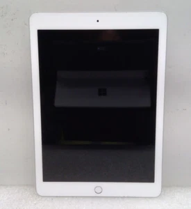 Apple iPad 6th Generation MR7G2LL/A A1893 - 32GB - Wi-Fi 9.7in Silver - No BOOT - Picture 1 of 2