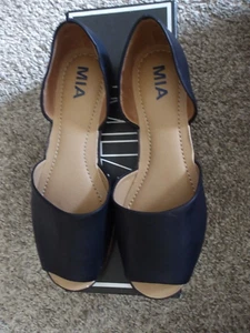 NEW MIA SIA Navy Vegan Sandals Size 7.5M - Picture 1 of 3