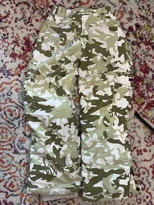 Roxy Ski Pants Girls Medium Green Camouflage Lined Snow Outdoors Skiing - Picture 1 of 5