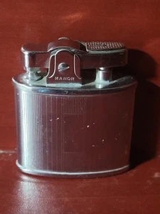 VINTAGE Silver WINDSOR MANOR MANORLITE LIGHTER PURSE MINIATURE LIGHTER - Picture 1 of 3