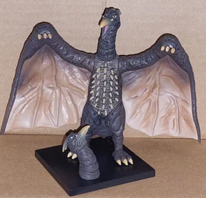 Mezco 5 Point GODZILLA villain RODAN with extra head loose - Picture 1 of 2