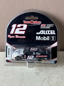 2002 Team Caliber Maßstab 1:64 #12 Ryan Newman Mobil 1 Ford Taurus NASCAR - Bild 1 von 5