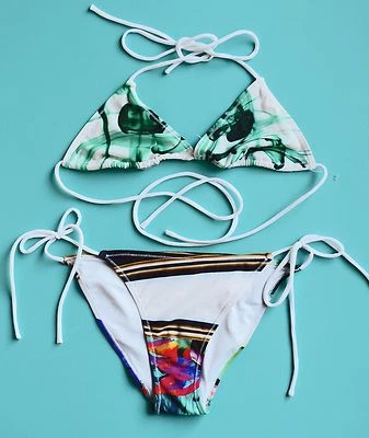 Bikini Clover Canyon 2 piezas multicolor tropical floral talla M nuevo sin etiquetas Foto 1 de 4