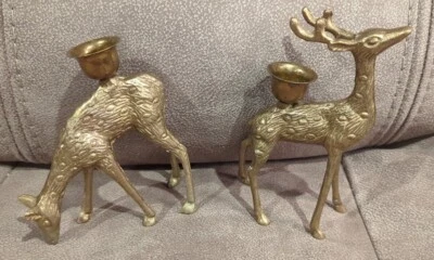 Juego de dos candelabros cónicos vintage de latón macizo para renos - decoraciones navideñas Foto 1 de 4
