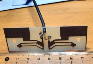Leiterplattenantenne 850 - 980 MHz mit SMA Stecker - Bild 1 von 3