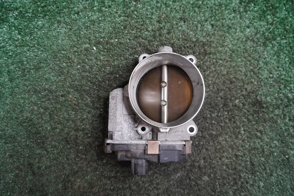 GMC Yukon XL 2009 2010 2011 carrocería del acelerador del motor de 6,2 L fabricante de equipos originales 148 k millas NB797JH Foto 1 de 4