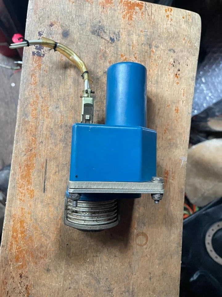 Roll servo Bendix King PN 4000290-8506 Cessna 340 402 414 421 - Image 1 of 1