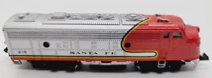 SANTA FE DIESEL ENGINE NO 215 BACHMANN N SCALE - Picture 1 of 6