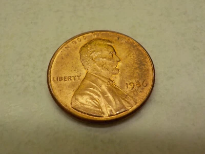 1986P Lincoln Memorial Cent RD 1 Cent DDO Around Date Error Coin-236 - Image 1 of 4