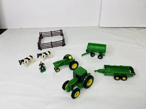 John Deere 1/64 Scale Tractor Animal Value Farm Set Diecast And Plastic - Picture 1 of 15