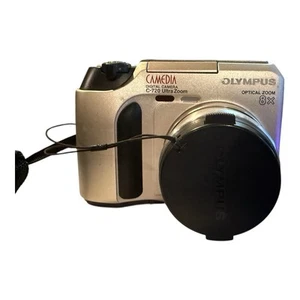 Olympus CAMEDIA C-720 Ultra Zoom 3.0MP Digital Camera - Silver TESTED WORKS - Picture 1 of 2