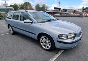 Volvo V70 T5 Manual Petrol Estate 7 Seater 2001 253bhp - Picture 1 of 12
