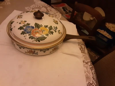 COCOTTE SAUTEUSE EMAIL FLEURI ALLEMAGNE ASTA - Photo 1/3