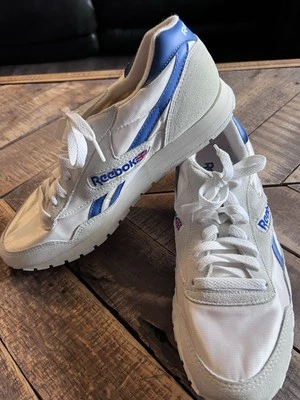 Zapatilla deportiva vintage Reebok clásica de nailon gamuza para hombre talla 10 hecha en Corea años 80’s/90’s Foto 1 de 4