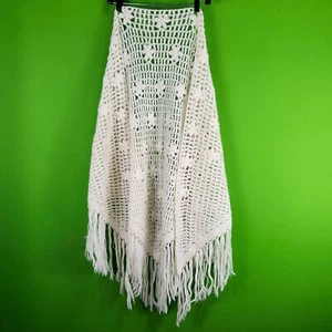 Mantón triangular de ganchillo de lana virgen Rosanna telar a mano con patrón floral de flecos - Imagen 1 de 6