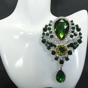 Vintage Glass Crystal Green Rhinestone Corsage Brooch Collar Pin - Picture 1 of 4
