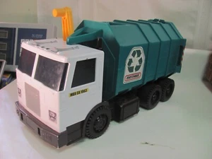 Matchbox Toy Recycling Truck w Lift, Cab Lights, and Sounds / Large Scale 16 In - Picture 1 of 10
