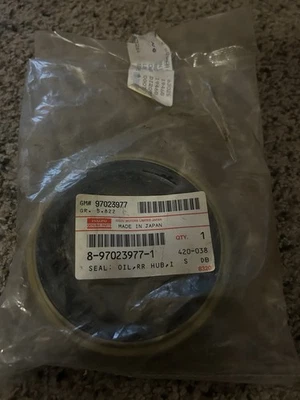 Оригинальная втулка масляного уплотнения NOS Isuzu 8-97023977-1 GM 97023977 - Изображение 1 из 2
