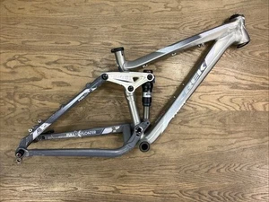 Trek Fuel EX 8 WSD 2011 15,5” Small Full Suspension Mountainbike Rahmen 26” Fox - Bild 1 von 21