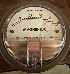 Dwyer 2005 Magnehelic Differential Pressure Gauge 0-5" WC 15psig - Picture 1 of 4