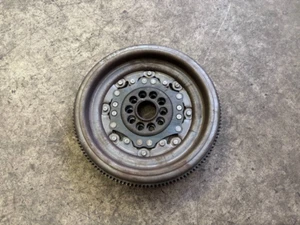 Schwungrad Zweimassenschwungrad VW Passat 3C 3.2 V6 Audi TT 8N 8J 022105266S - Bild 1 von 4