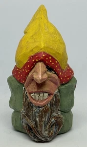 Handgeschnitzte bemalte Holz Volkskunst Wichtel Elfe Mann Figur 4,5" signiert Krueger '98 - Bild 1 von 6