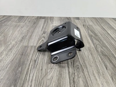 Soporte Mopar Jeep Cherokee 2015-2017 68184357AC Foto 1 de 4