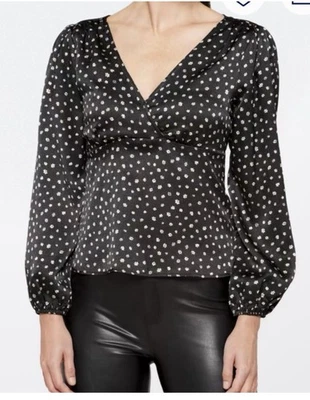 Новый с Ярлыками LUSH атласная кукла блузка Cottagecore черный цветочный открытый назад со сборками Med - Изображение 1 из 4