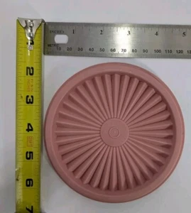 Tupperware Servalier Lid 812-57 Pink 4.5" Round Replacement Part Vintage - Picture 1 of 2