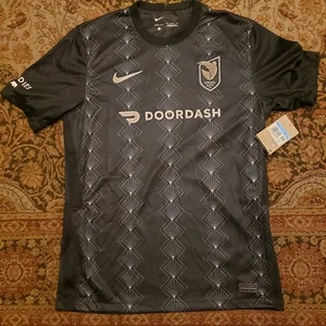 Nueva Camiseta Nike Dri-FIT Angel City FC Negra Para Hombre Mediana M $95 Nueva con Etiquetas Fútbol - Imagen 1 de 4