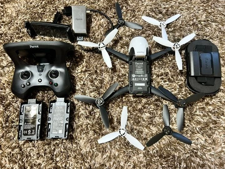 Parrot BEBOP2 FPV + Skycontroller 2 Set, 2 Akkus - Bild 1 von 1