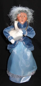 Byers Choice Carolers ~ 7/Seven Swans a Swimming ~ 12 Day of Christmas ~ Woman - Picture 1 of 10