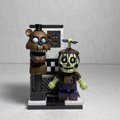 Five Nights at Freddys Phantom Balloon Boy con juego de pasillo de oficina 12813 McFarlane Foto 1 de 4