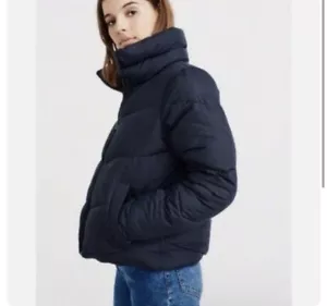 Abercrombie & Fitch Women's Mini Puffer Jacket Winter Coat Black Size XS - Picture 1 of 11