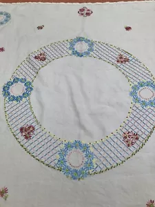 Vintage Floral Embroidered Table Cloth 1950’s - Picture 1 of 6