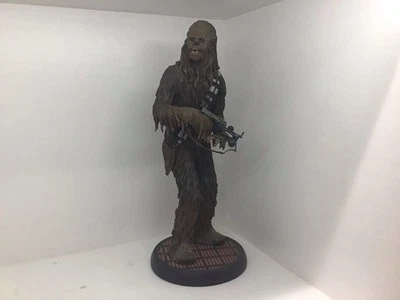 Estatua exclusiva Sideshow Star Wars Chewbacca formato premium #328/1000 Foto 1 de 4