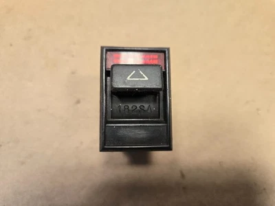 Interruptor de luz de peligro Triumph TR7 TR8 TKC5088 Foto 1 de 4